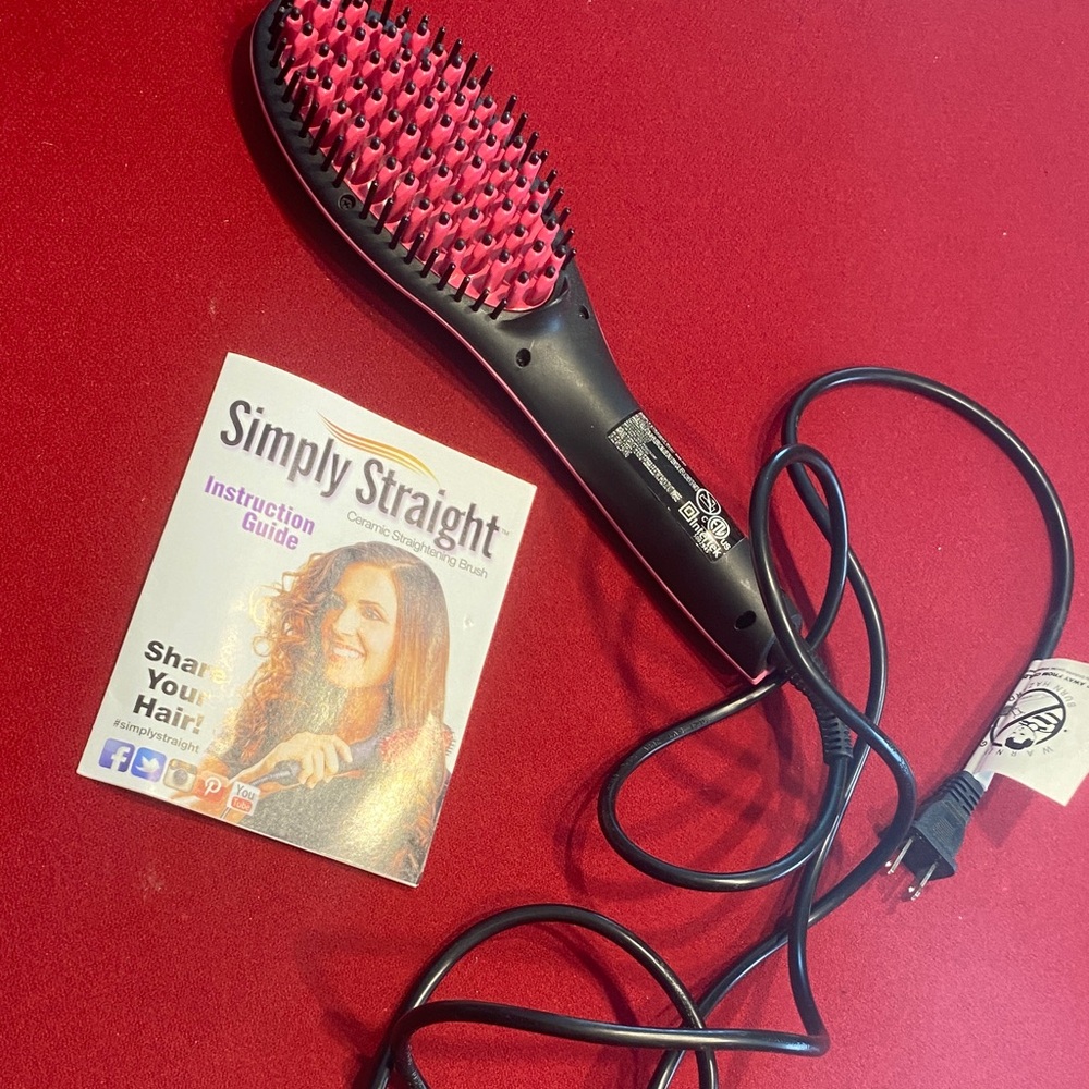 Ceramic Hair Straightening Brush - Black and Pink - Picture 3 of 3